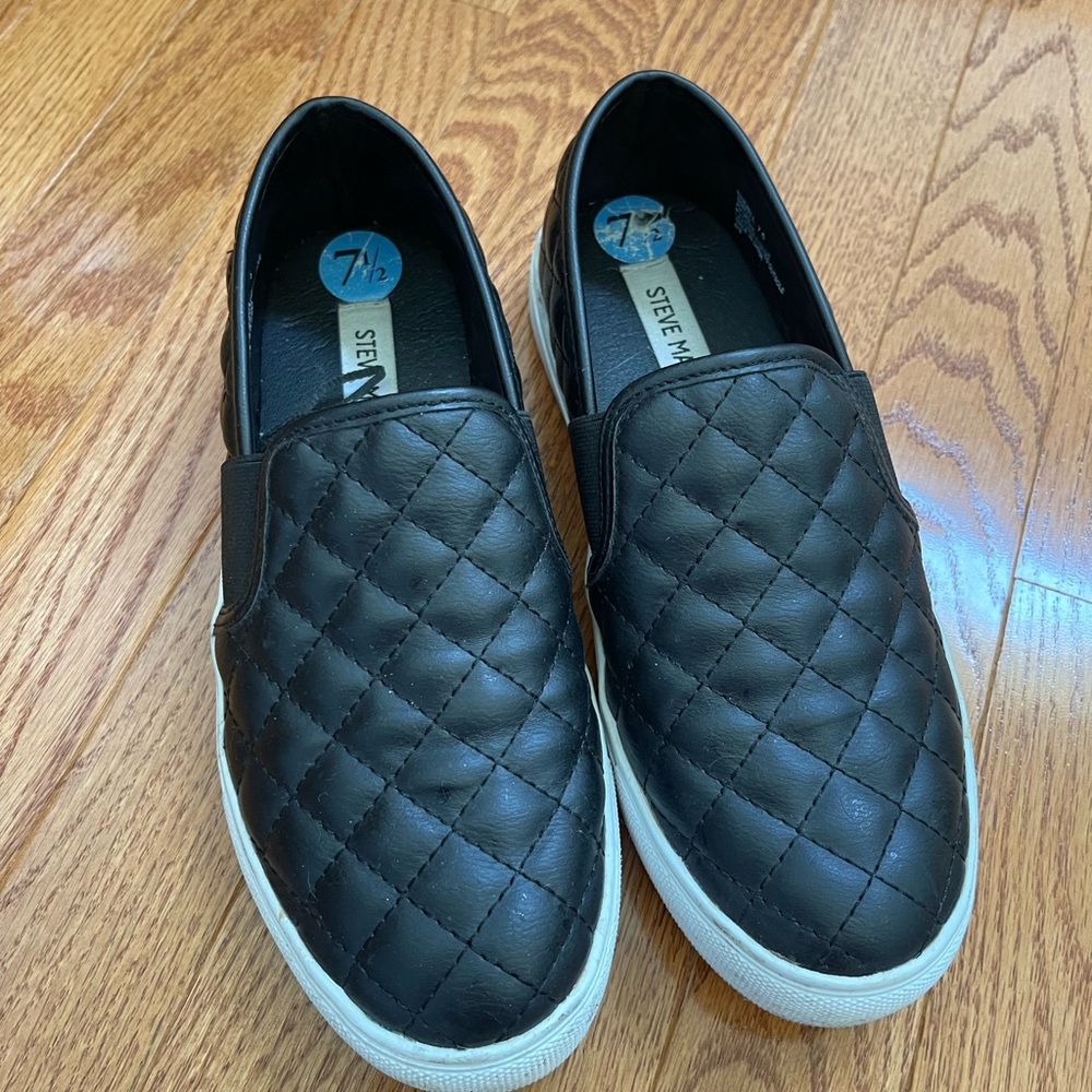 Steve Madden slip on shoes